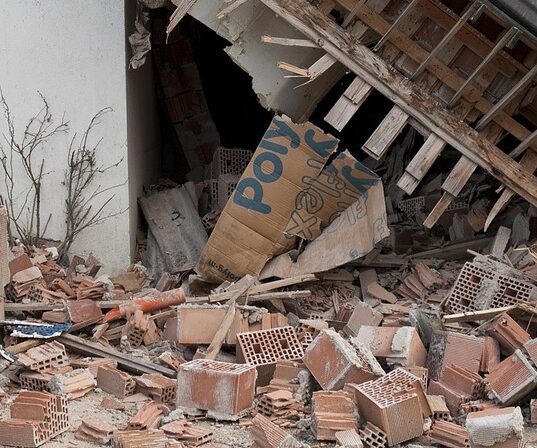 Турски новинар за време на директен пренос сними нов земјотрес