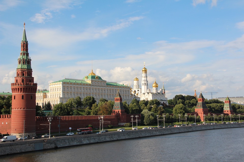 Стивен Сигал ги посети жртвите од терористичкиот напад во Москва