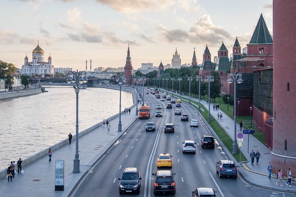 Во Москва издадено предупредување за можно торнадо: жителите да не излегуваат надвор