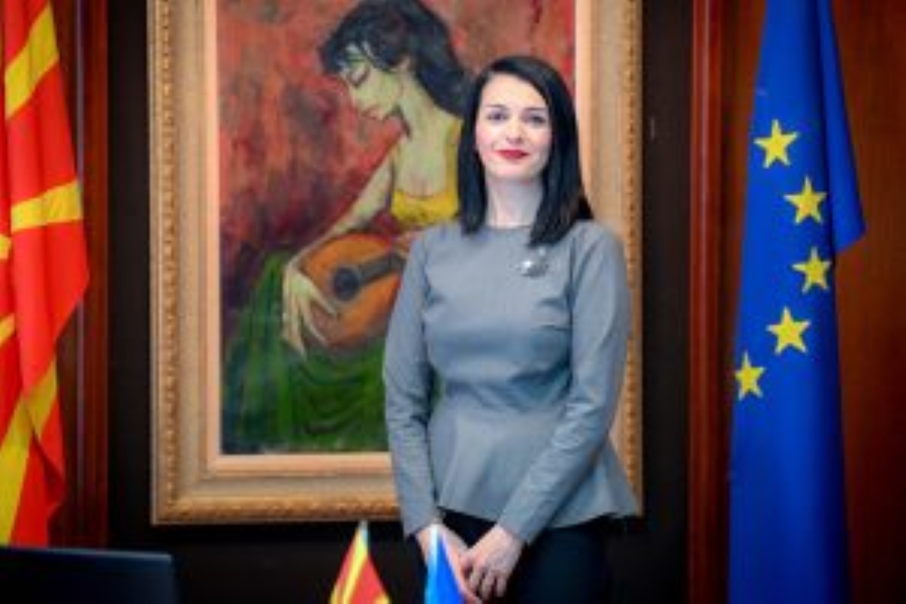 Министерката за култура Костадиновска-Стојчевска ги презентираше новините од конкурот за поддршка на проекти од национален интерес во културата за 2024 година