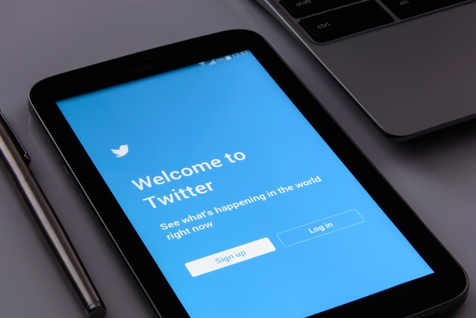 „Твитер“ го напушти доброволниот кодекс на ЕУ во борбата против дезинформации