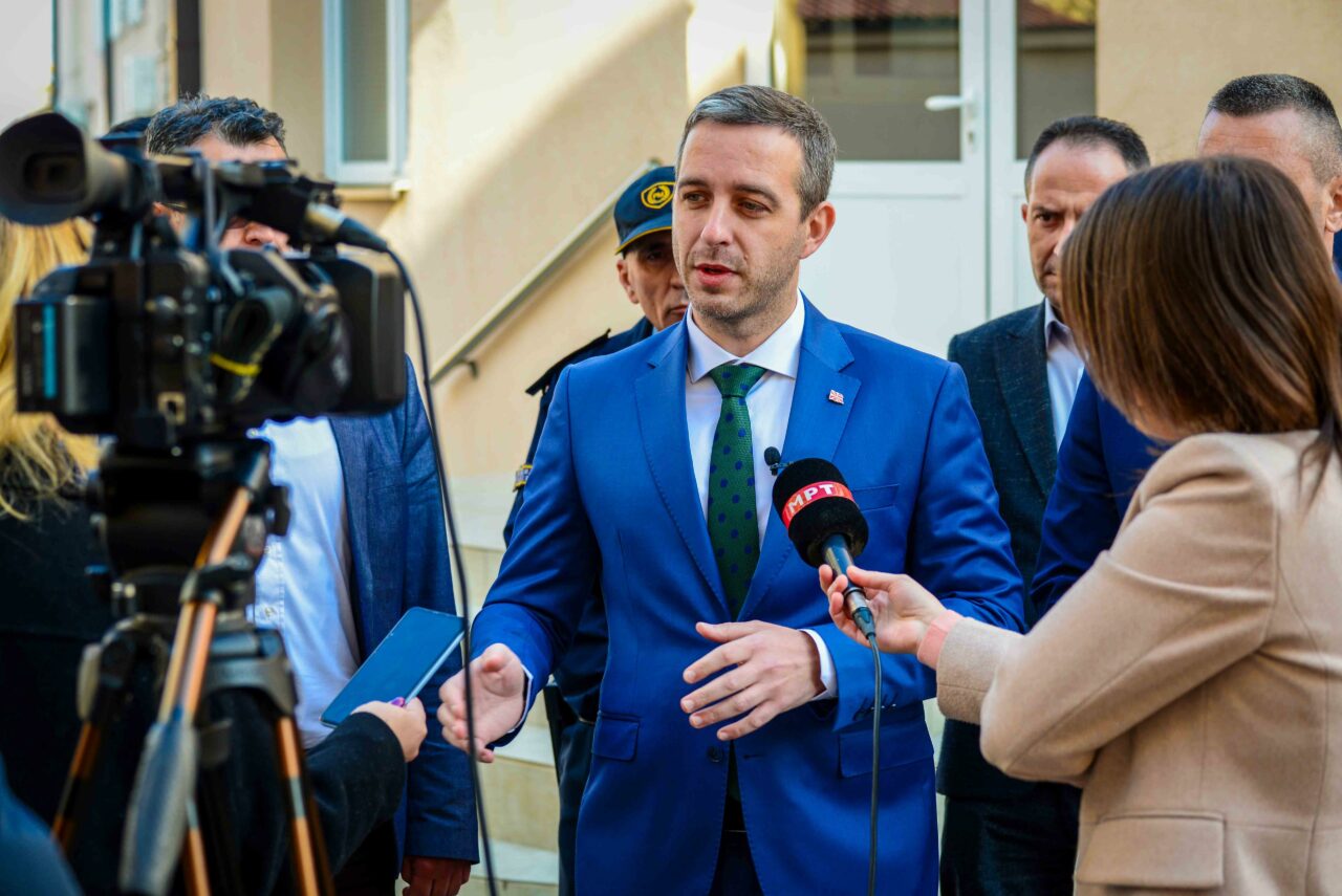 Бојмацалиев: Им ја поништив лажната вест дека некој опструира во МВР
