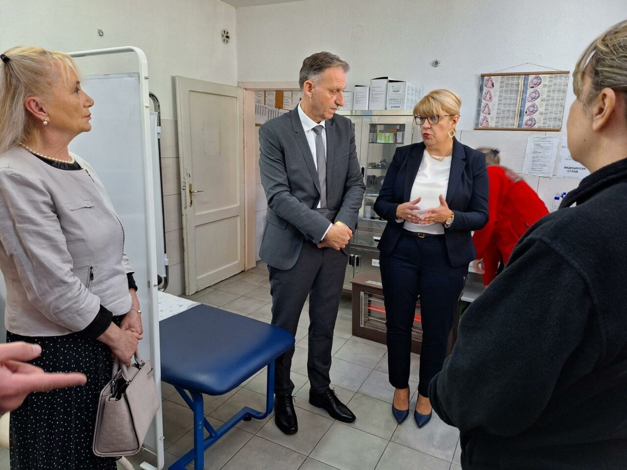 Демири и Манолева: Здравствениот дом Охрид со реновирана Служба за вакцинации и две нови амбулантни возила – зајакнати капацитетите во изминативе години