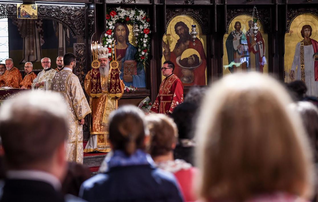 Владина делегација присуствуваше на свечената Велигденска литургија во соборниот храм Св. „Климент Охридски“