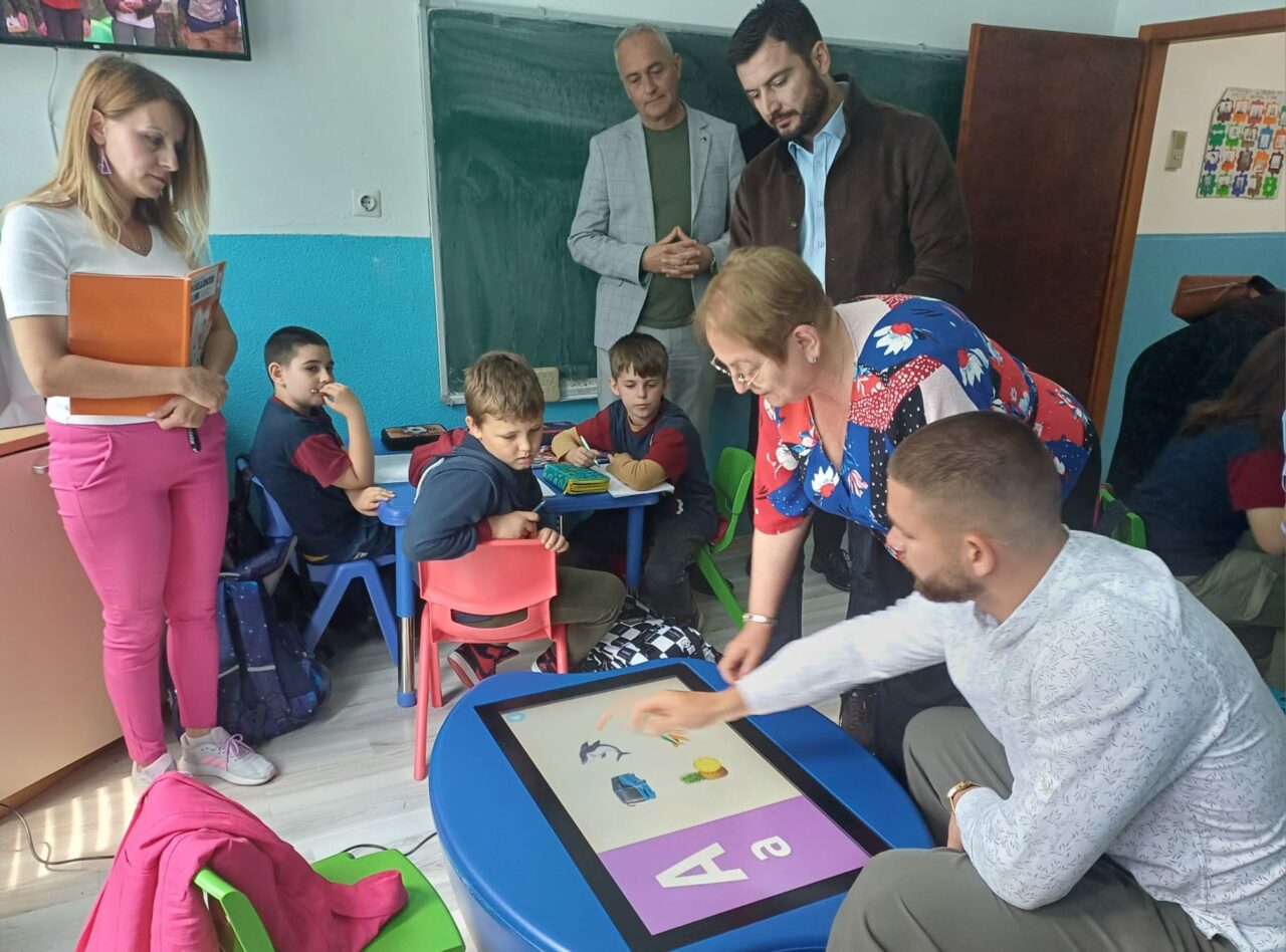 Јаневска: се залагаме за едносменска настава во сите училишта бидејќи значително го подобрува знаење на учениците